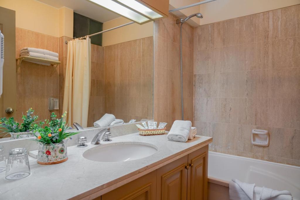 Single Room - Image 3