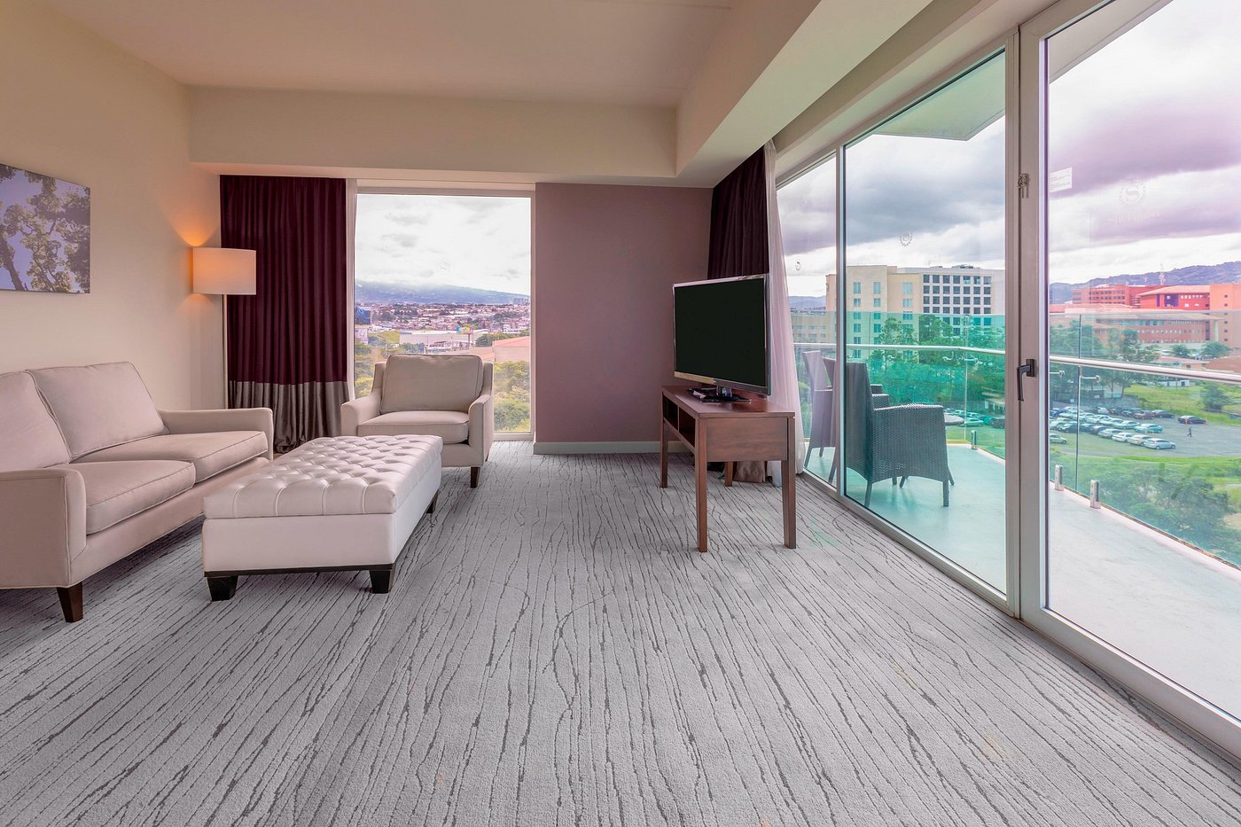 1 Bedroom Suite with 1 King Bed - Image 3