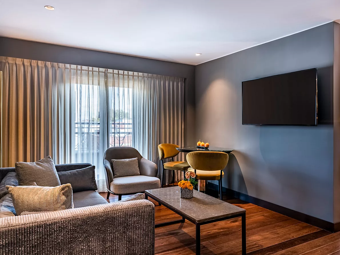 Junior Suite Room with King Size Bed and Sofa Bed - Image 2