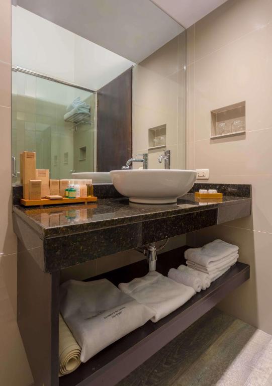 King Room Lake View - Image 3