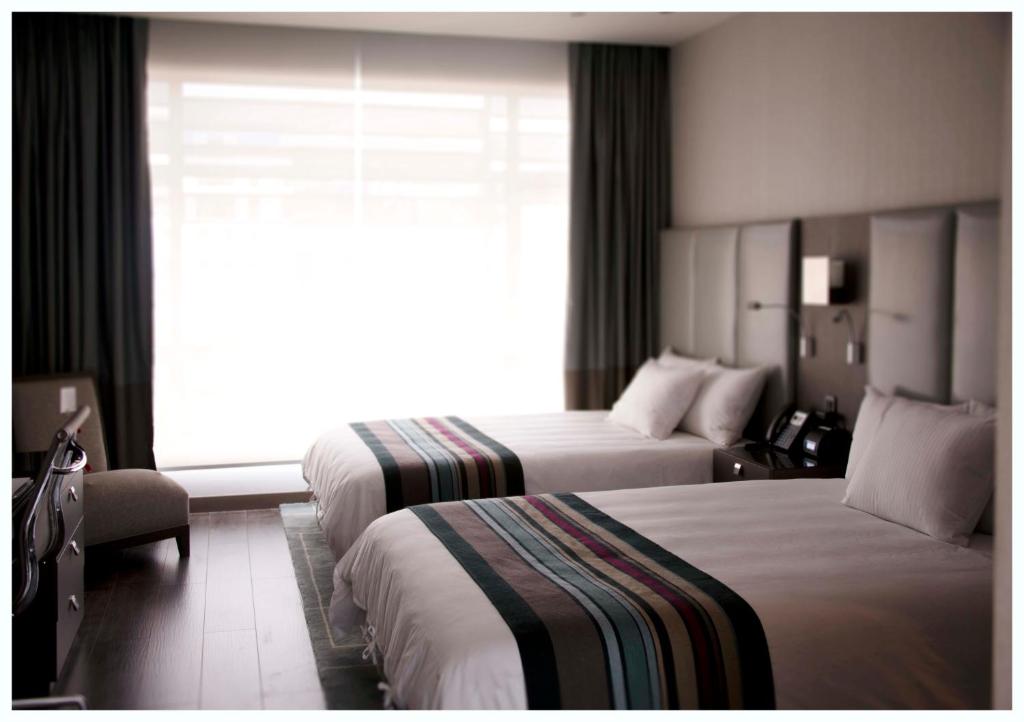 Double Executive - Image 1