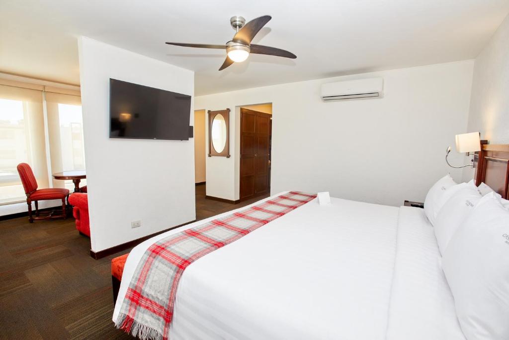 Junior Suite - Image 1
