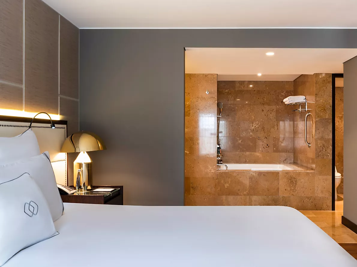 Junior Suite Room with King Size Bed and Sofa Bed - Image 1