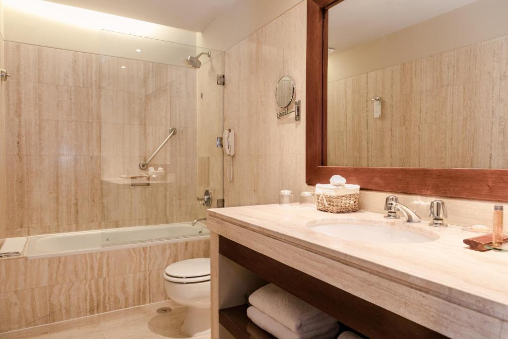 Superior King Room – Non-Smoking - Image 4