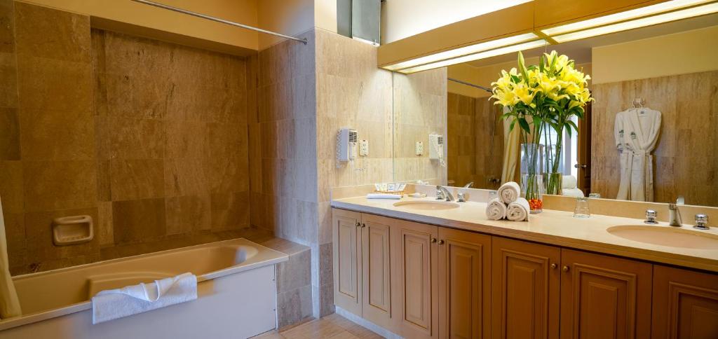 Twin Room - Image 4