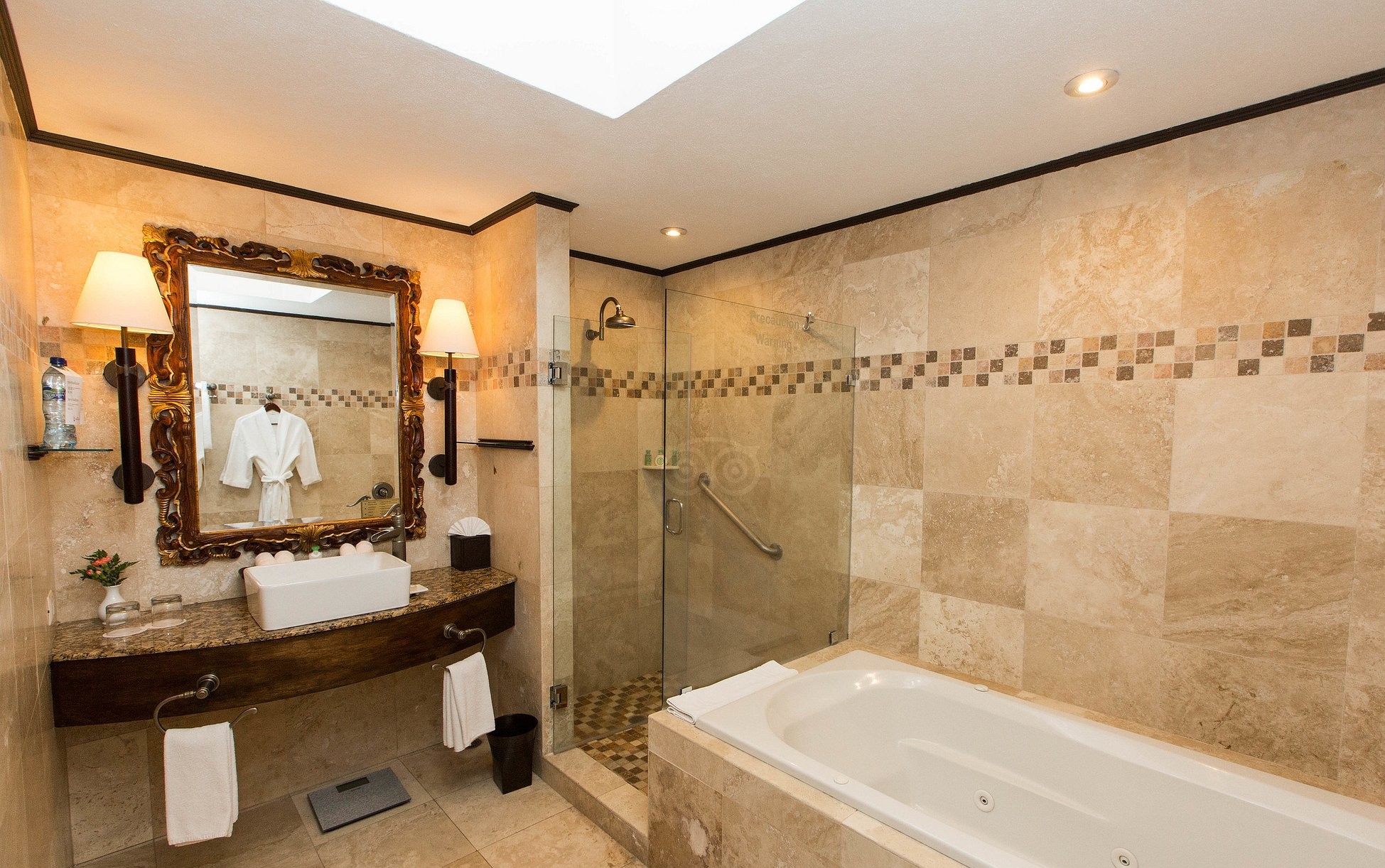 Honeymoon Suite - Image 4