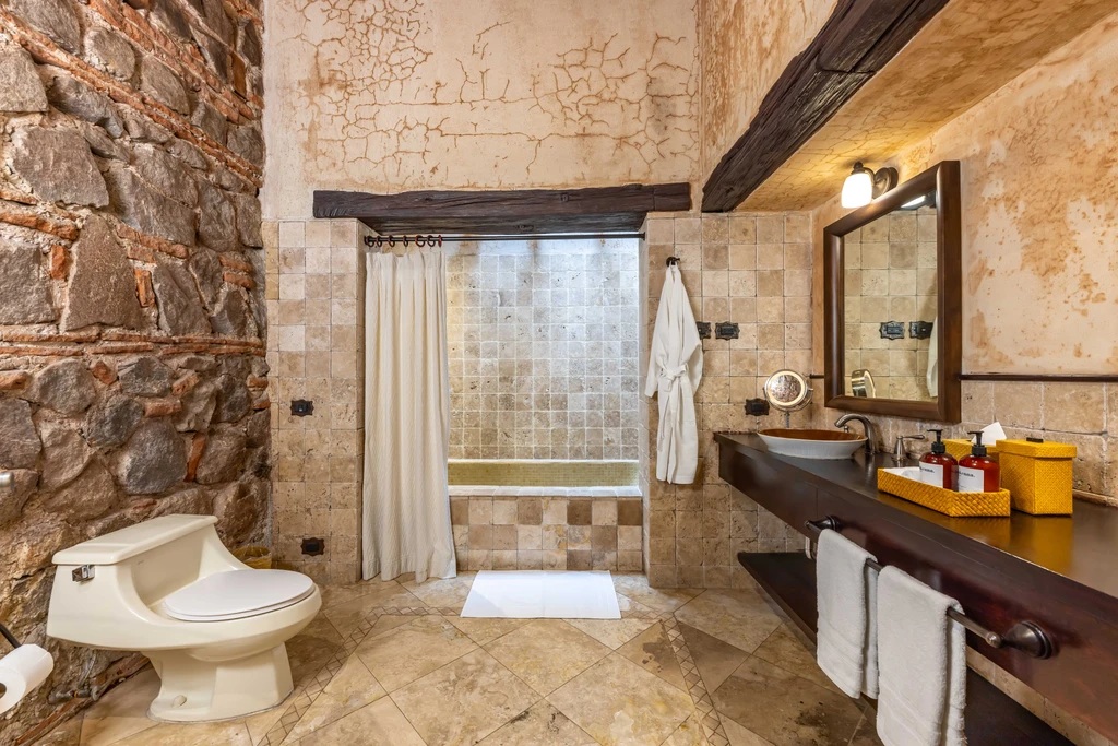 Master Suite King Jacuzzi - Image 4