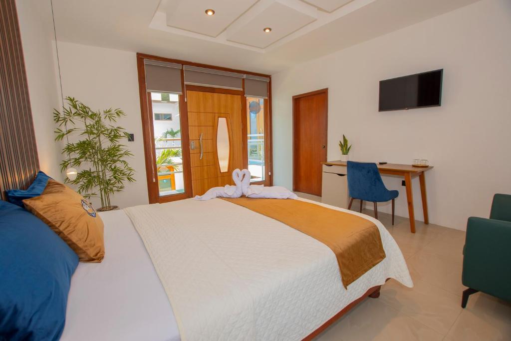 Junior Suite - Image 1