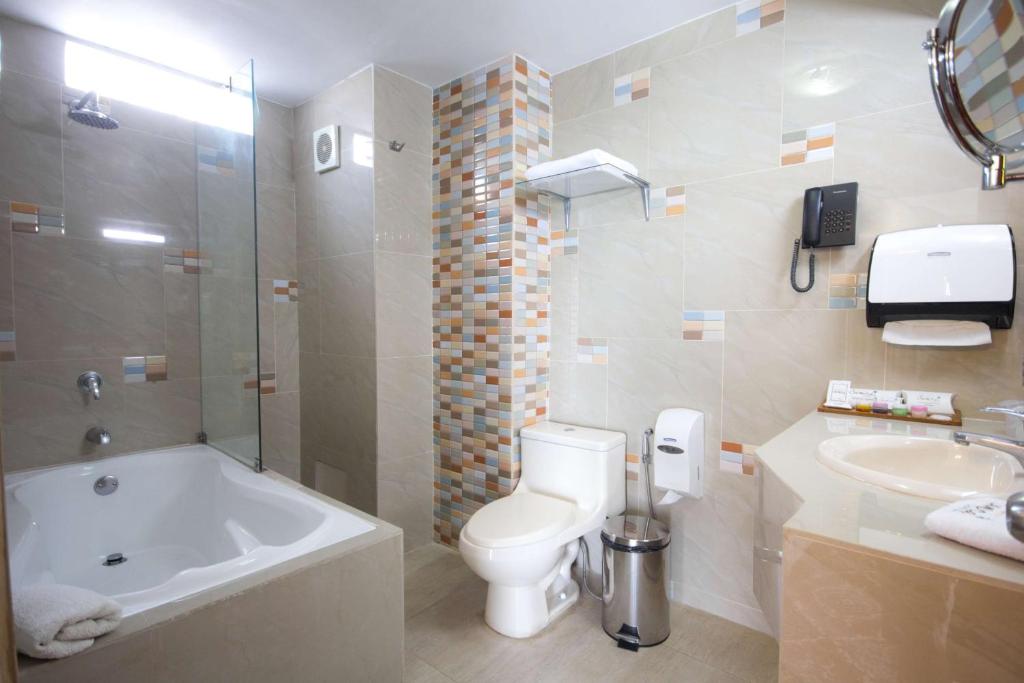 Superior Double Room - Image 4