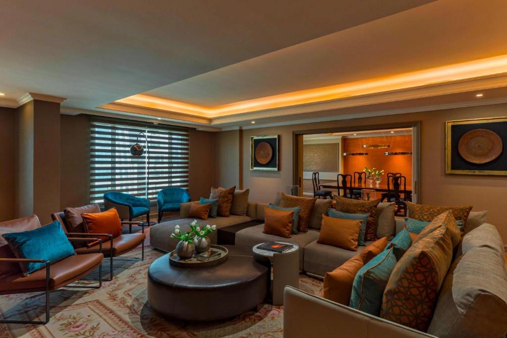 Presidential Suite - Image 2