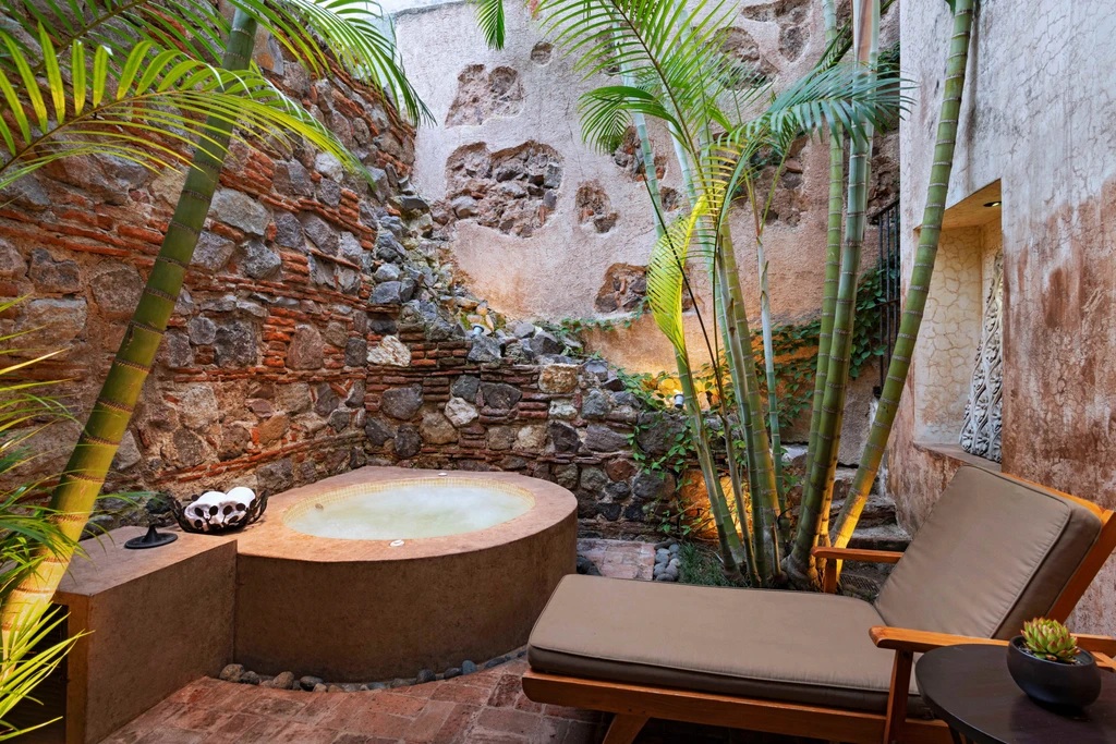 Master Suite King Jacuzzi - Image 3