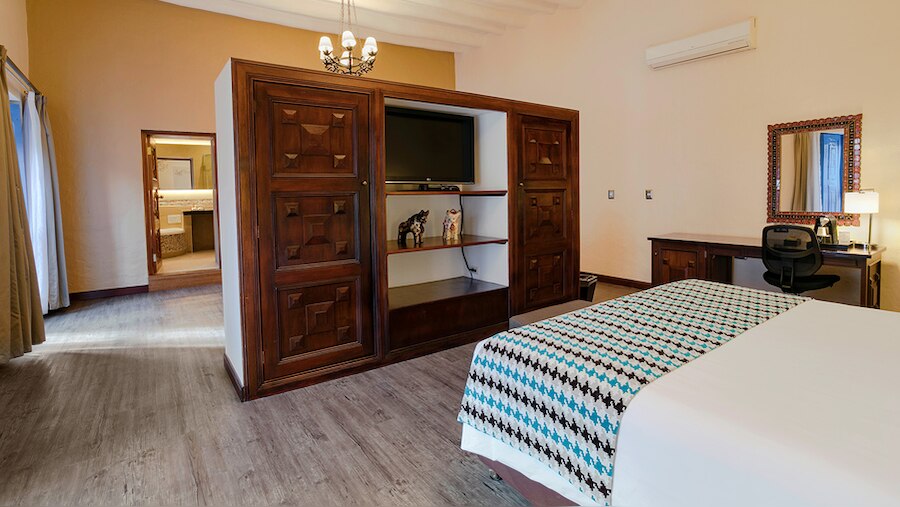 Colonial Suite - Image 3